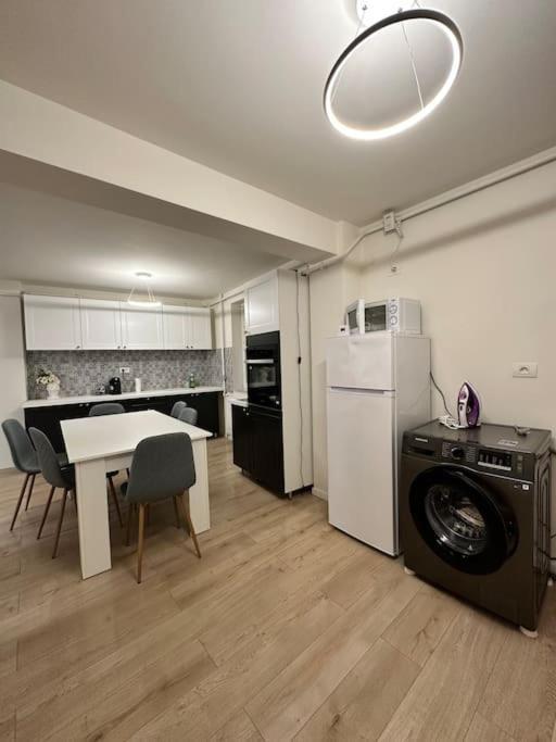 Ultracentral Luxury Apartament Тімішоара Екстер'єр фото